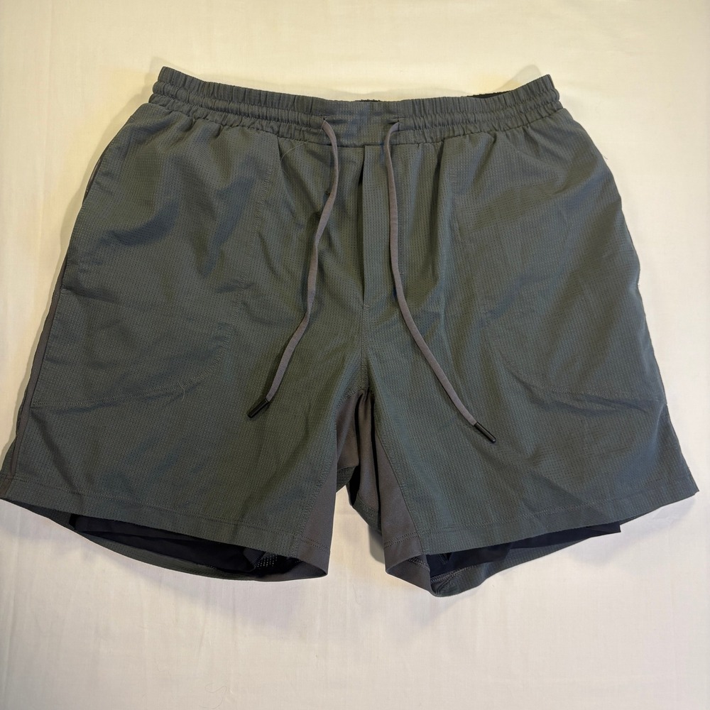 Lululemon Mens Pace Breaker 2-in-1 Running Shorts Grey Large 6 Inch Inseam